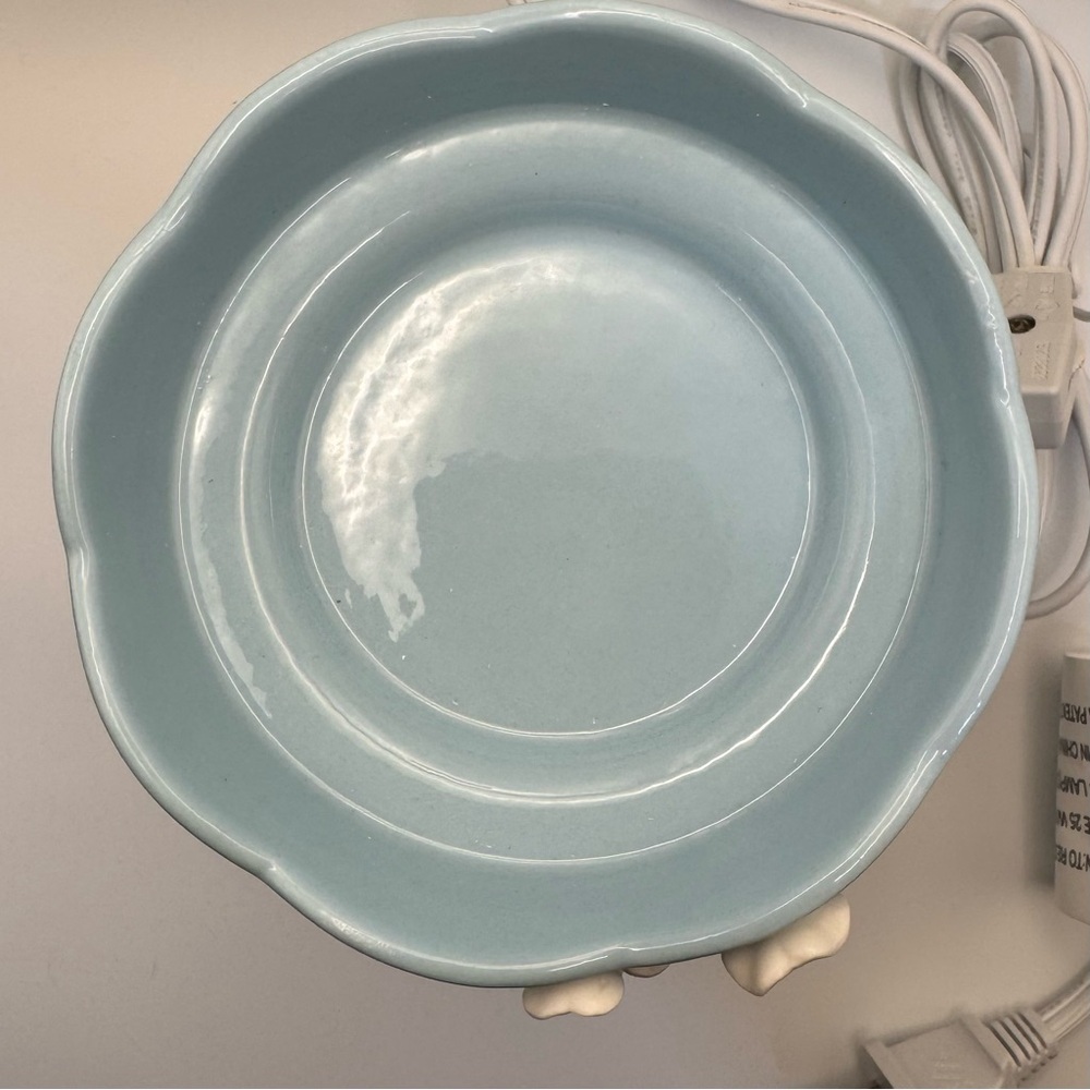 Scentsy Baby’s Breath Blue Wax Warmer Retired Full Size w/ Box - Picture 2 of 16
